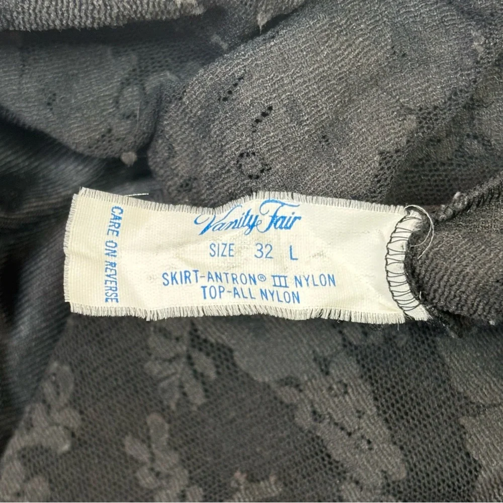 Vintage Vanity Fair Black Lace Nylon Slip Nightgown‎ Dress Lingerie Negligee 32